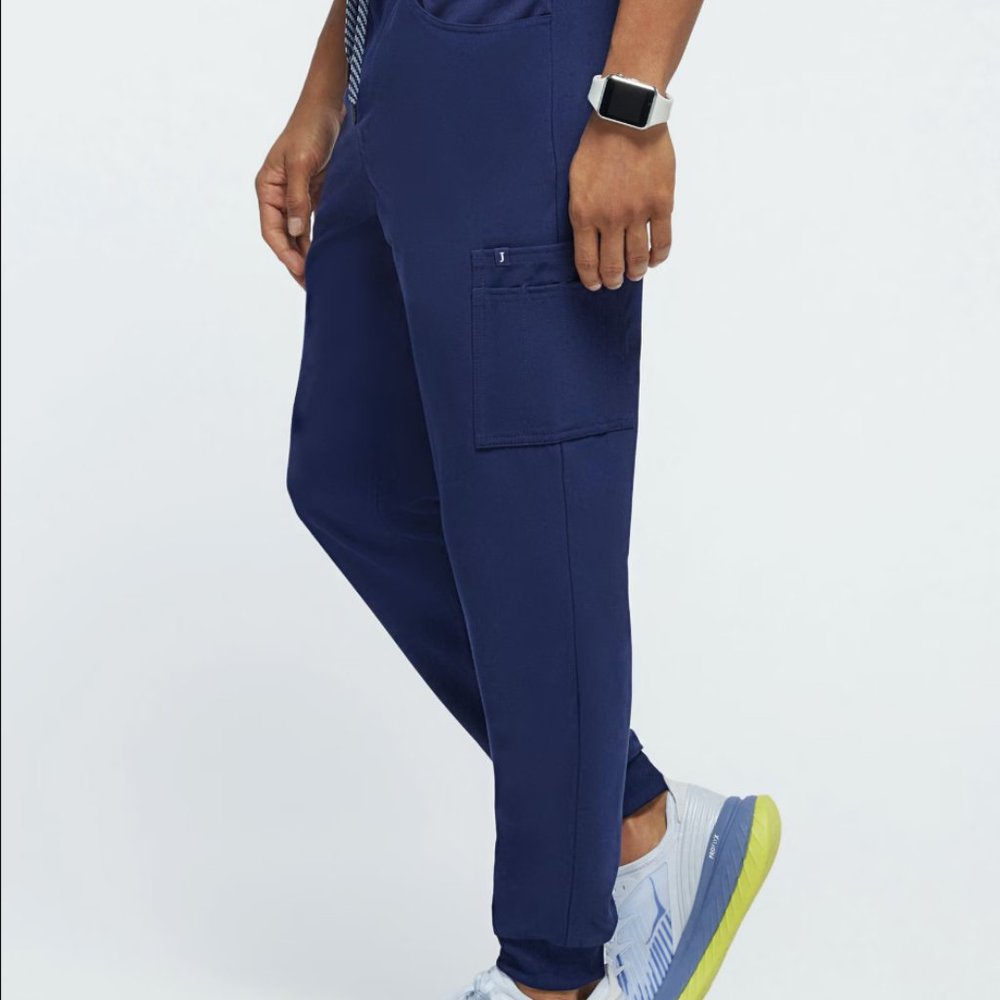 Jannu Men's Mesh-Pocket Scrub Jogger (Navy)